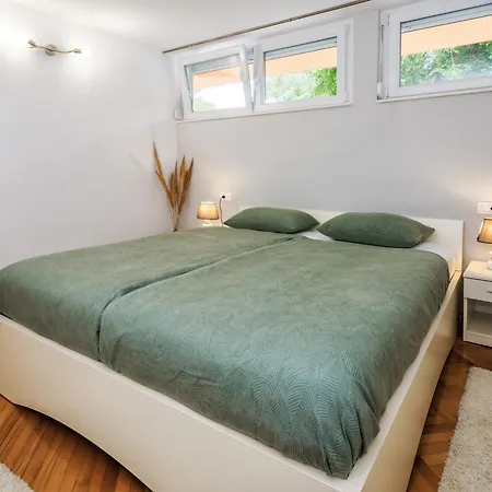 Apartment Oasis Split