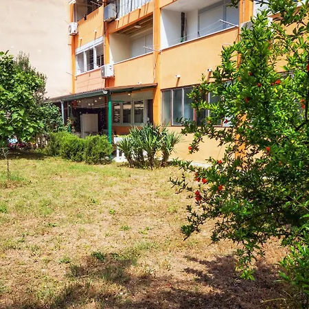 Oasis Apartment Split